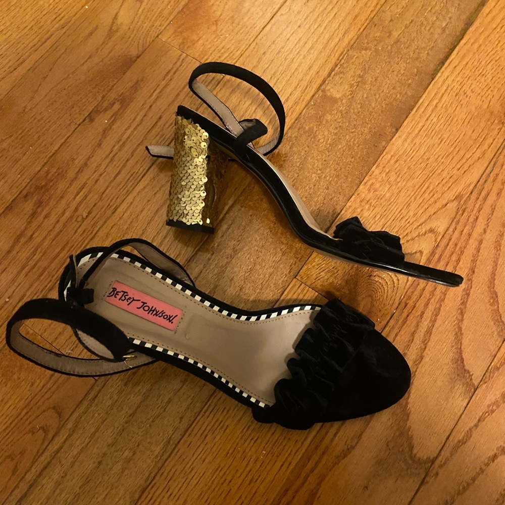 Lliana Betsy Johnson Sequin Heels